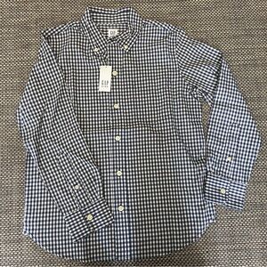 NWT - GAP Boy’s Med (Sz 8) Navy Blue Checkered Button Down Shirt